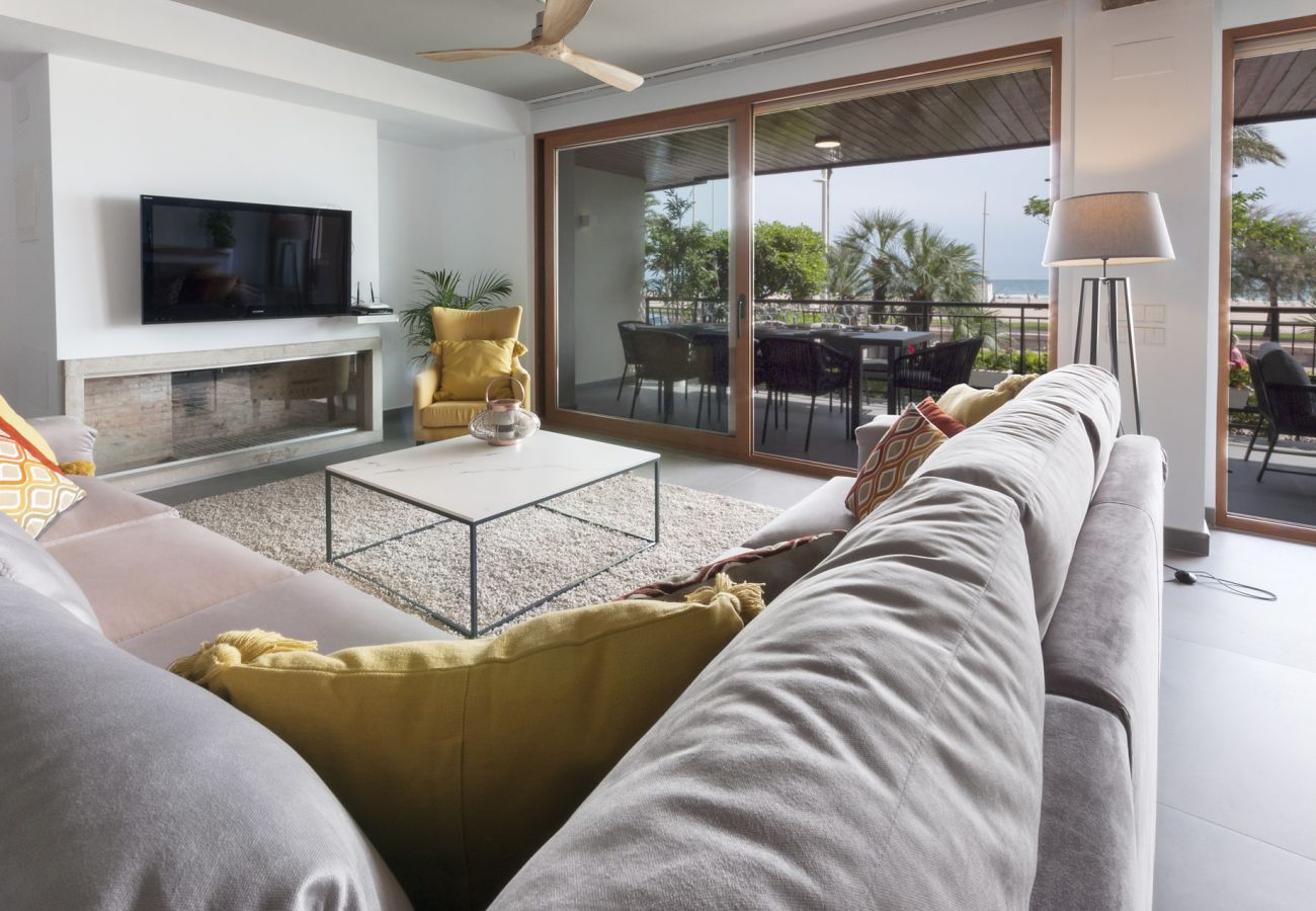 Apartamento en Playa de Gandía - Loft de lujo frontal al mar con 3 habitaciones suites con 190m2, garaje, WIFI alta velocidad: Fibra 300mbs-ALQUILER SOLO FAMILIAS Apartamento en Playa de Gandía - Loft de lujo frontal al mar con 3 habitaciones suites con 190m2, garaje, WIFI alta velocidad: Fibra 300mbs-ALQUILER SOLO FAMILIAS