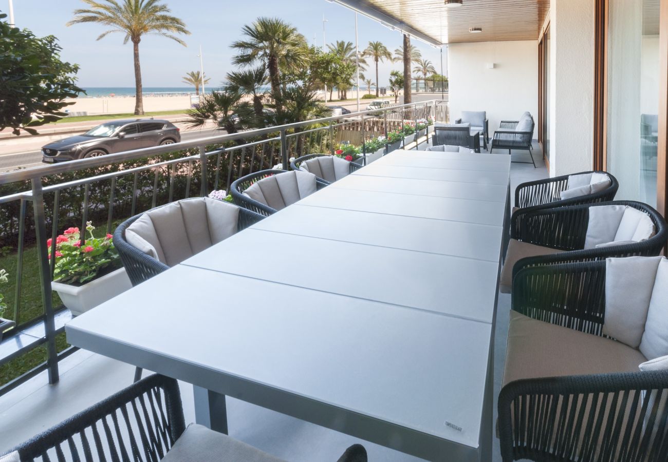 Apartamento en Playa de Gandía - Loft de lujo frontal al mar con 3 habitaciones suites con 190m2, garaje, WIFI alta velocidad: Fibra 300mbs-ALQUILER SOLO FAMILIAS Apartamento en Playa de Gandía - Loft de lujo frontal al mar con 3 habitaciones suites con 190m2, garaje, WIFI alta velocidad: Fibra 300mbs-ALQUILER SOLO FAMILIAS