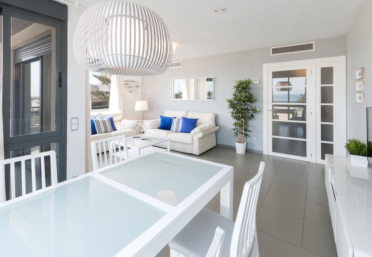 Apartamento en Playa de Gandía - Frente al mar con impresionantes vistas de la puesta de sol! Recien decorado !!-ALQUILER SOLO FAMILIAS