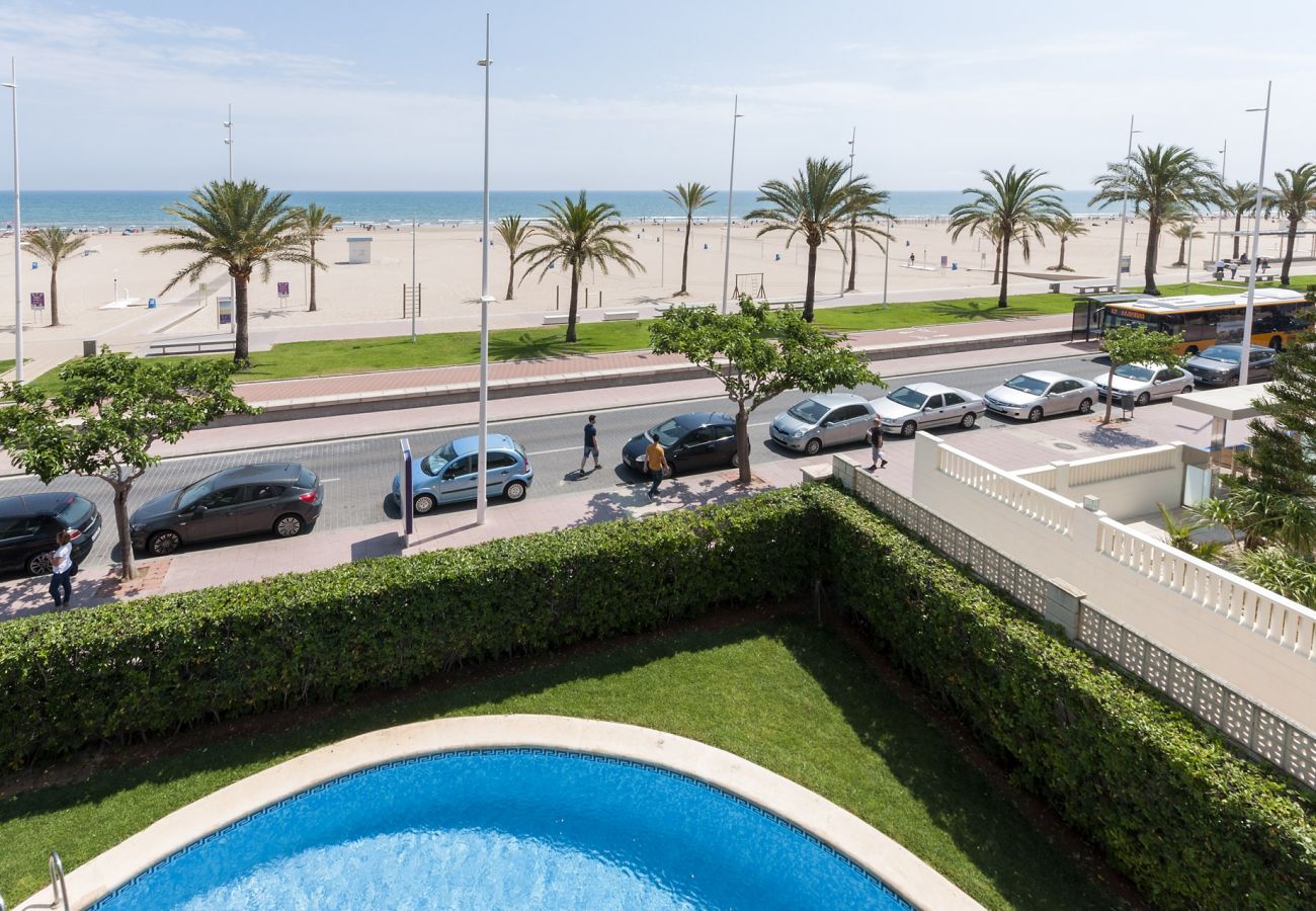 Apartamento en Playa de Gandía - Frente al mar con impresionantes vistas de la puesta de sol! Recien decorado !!-ALQUILER SOLO FAMILIAS