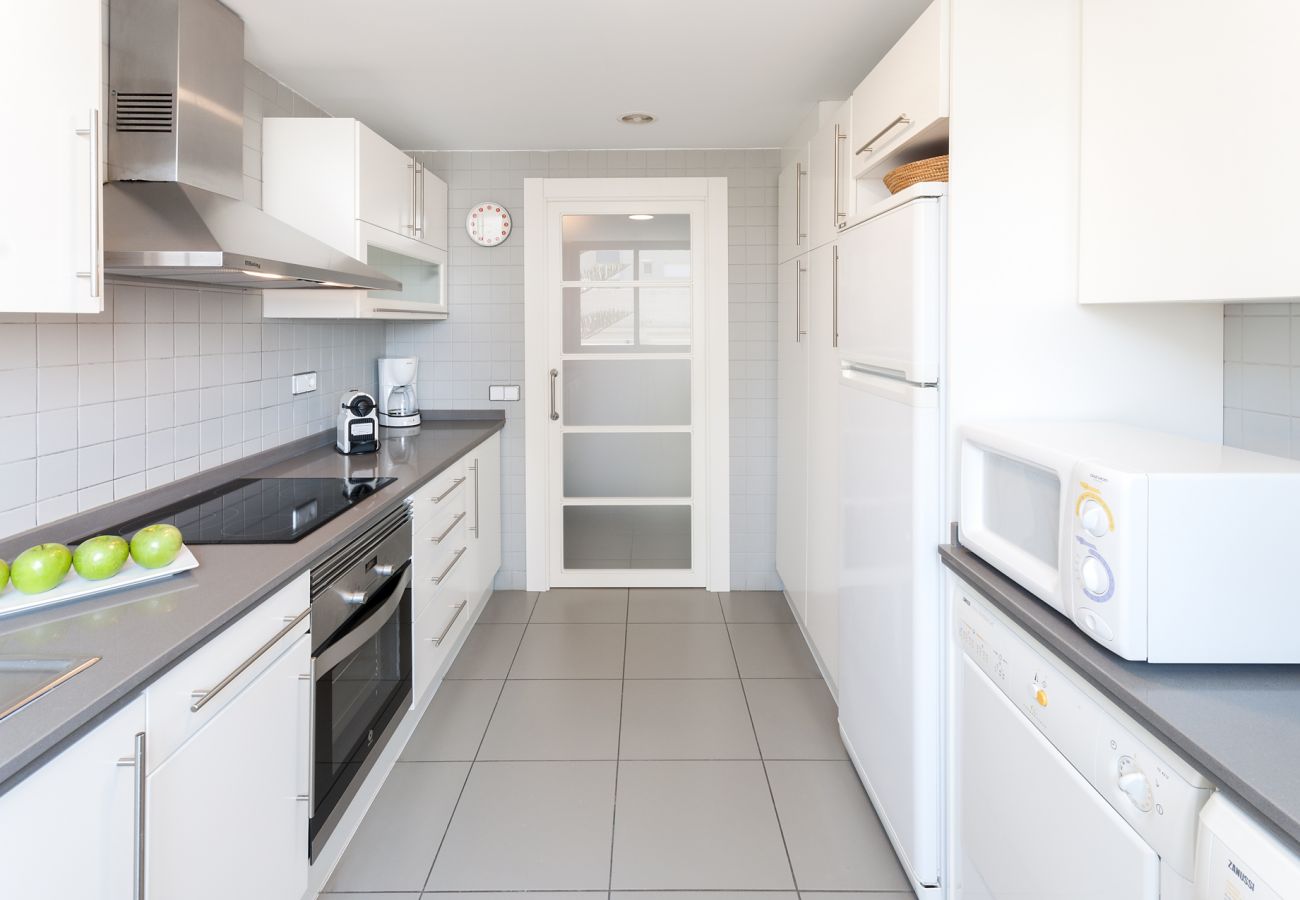 Apartamento en Playa de Gandía - Frente al mar con impresionantes vistas de la puesta de sol! Recien decorado !!-ALQUILER SOLO FAMILIAS