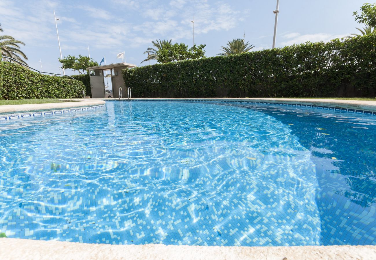 Apartamento en Playa de Gandía - Frente al mar con impresionantes vistas de la puesta de sol! Recien decorado !!-ALQUILER SOLO FAMILIAS