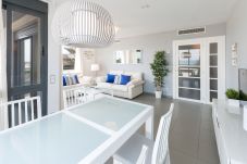 Apartamento en Playa de Gandía - Frente al mar con impresionantes vistas de la puesta de sol! Recien decorado !!-ALQUILER SOLO FAMILIAS