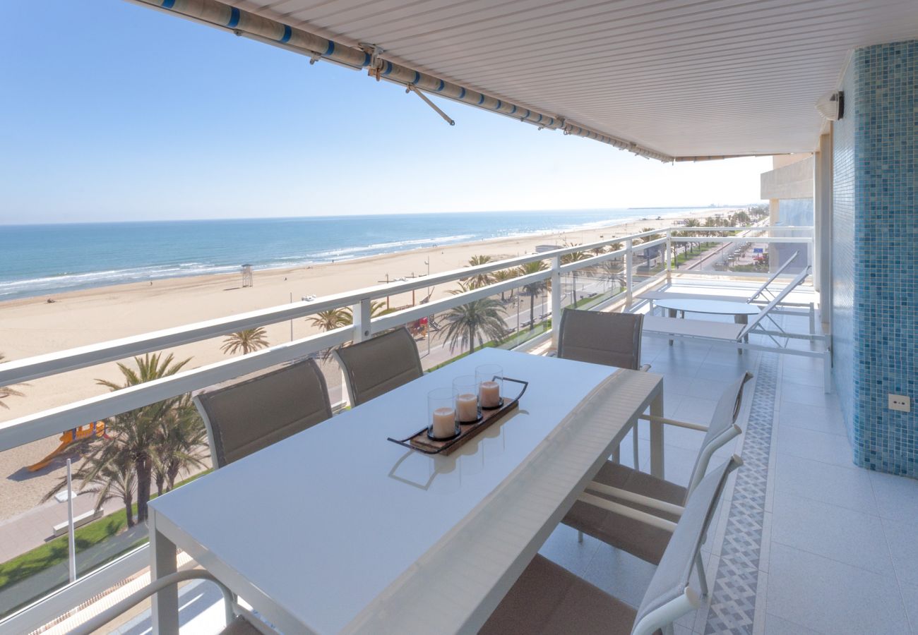 Apartamento en Playa de Gandía - Apartamento frente al mar con vistas. Elegante decoración. Wifi FIBRA 150MBS, Multi conexiones-ALQUILER SOLO FAMILIAS