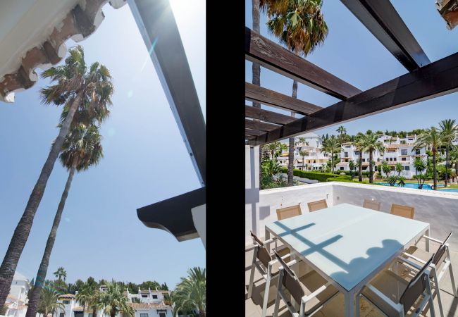 Encantador dúplex de planta abierta cerca de Puerto Banús Terraza de apartamento dúplex de planta abierta cerca de Puerto Banús.