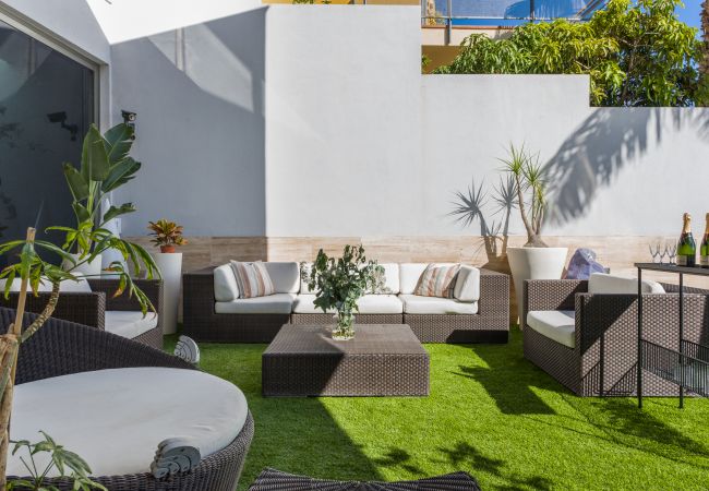 Villa en Santa Cruz de Tenerife - Villa con vistas al mar, piscina,  Gym, Cine  - HomeForGuest Villa en Santa Cruz de Tenerife - Villa con vistas al mar, piscina,  Gym, Cine  - HomeForGuest
