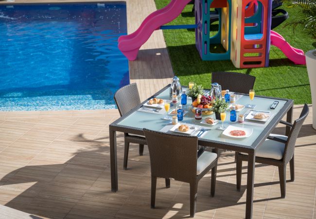 Villa en Santa Cruz de Tenerife - Villa con vistas al mar, piscina,  Gym, Cine  - HomeForGuest Villa en Santa Cruz de Tenerife - Villa con vistas al mar, piscina,  Gym, Cine  - HomeForGuest