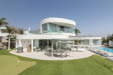 Villa en Adeje - IMPRESIONANTE OASIS DE LUJO,  VILLA EN COSTA ADEJE GOLF - HomeForGuest