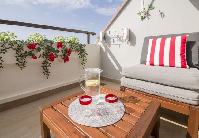 Apartamento en Bajamar - HomeForGuest APT CON VISTAS MAR, BARBACOA, GIMNASIO Apartamento en Bajamar - HomeForGuest APT CON VISTAS MAR, BARBACOA, GIMNASIO
