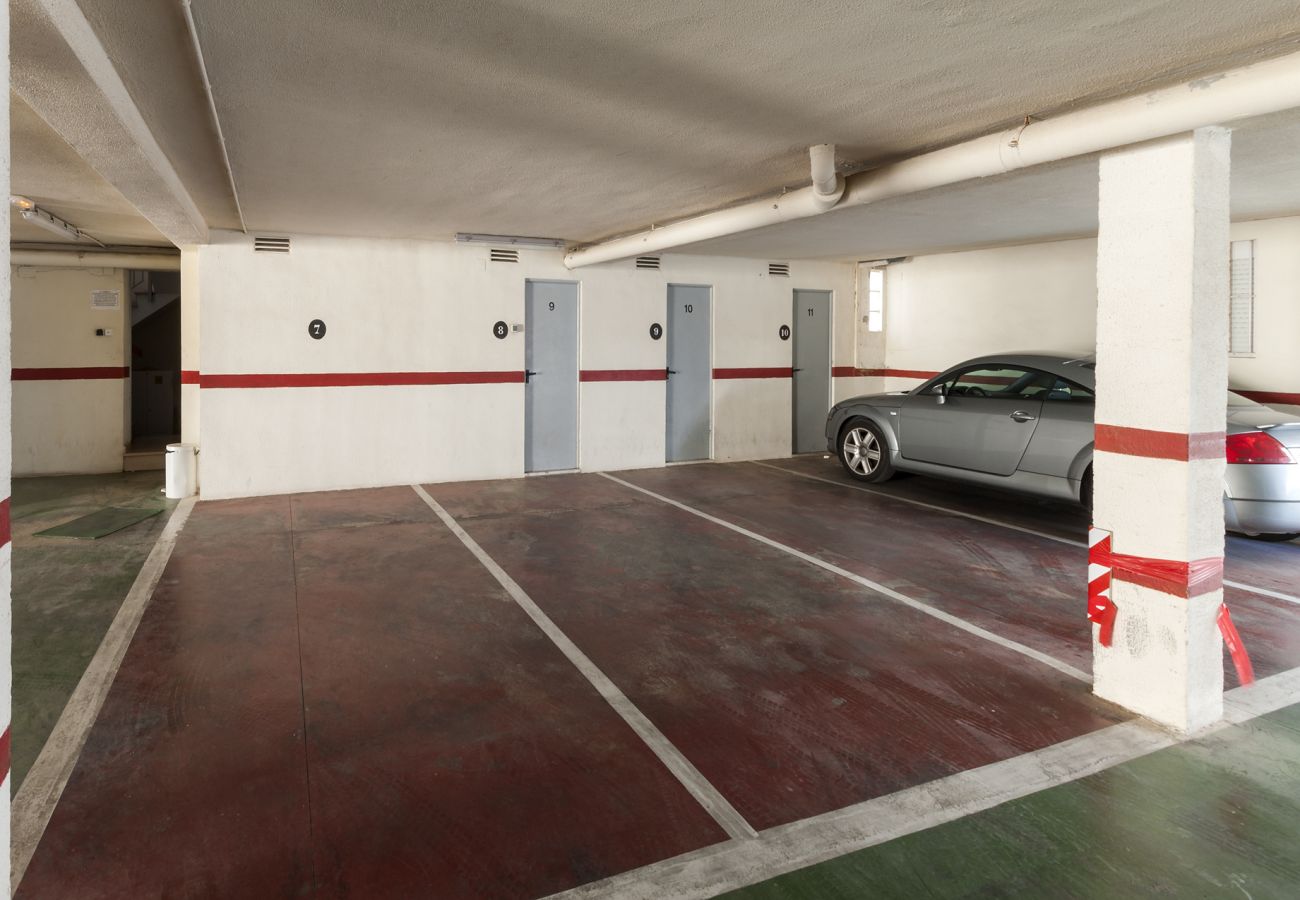 Apartamento en Playa de Gandía - Estilo moderno, frontal al mar, con wifi alta velocidad FIBRA 150MBS, y A/C-ALQUILER SOLO FAMILIAS