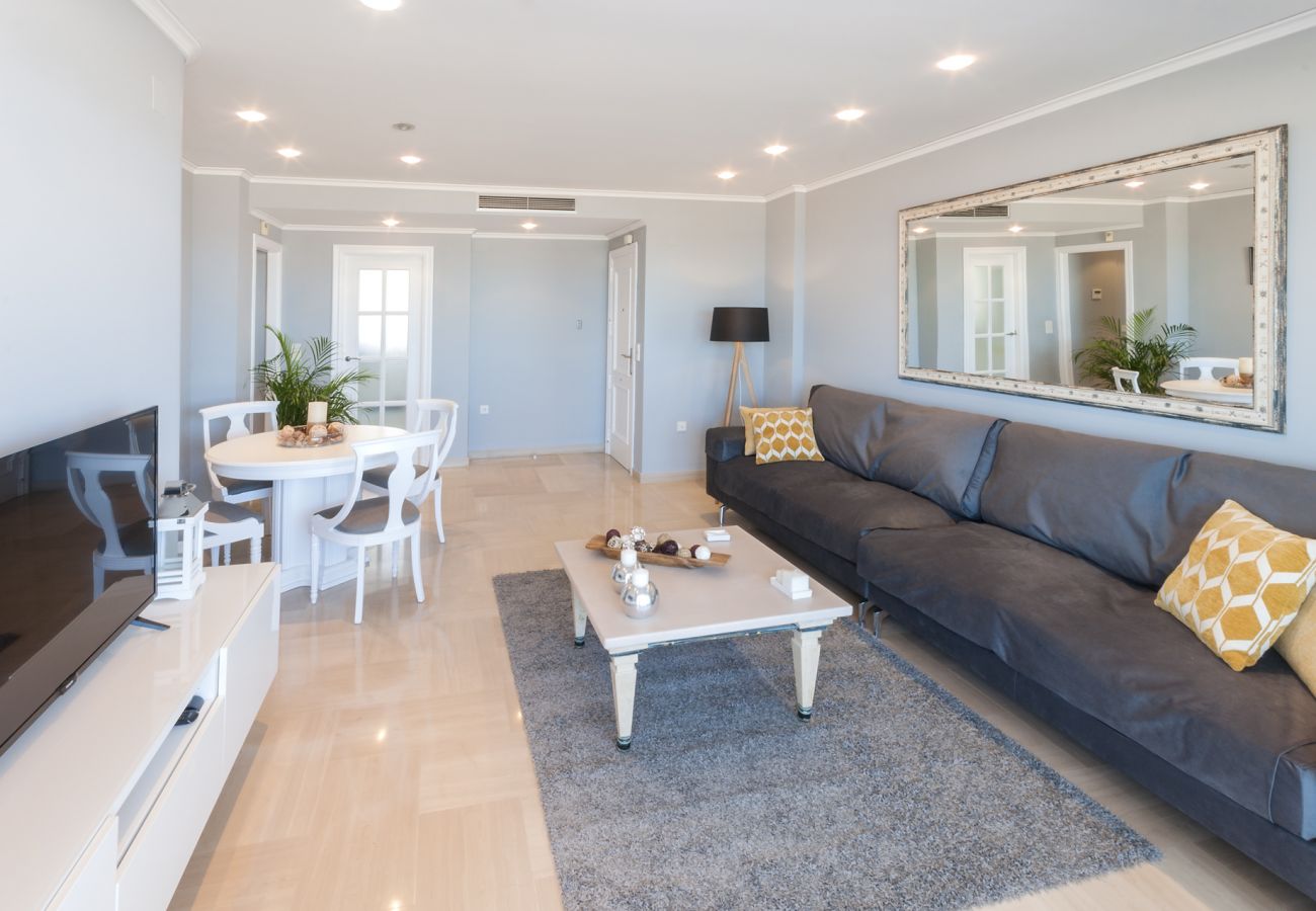 Apartamento en Playa de Gandía - Impresionante Apartamento reformado frontal al mar, WIFI FIBRA 150MBS, y A/C AG TURQUESA 2A Premium-ALQUILER SOLO FAMILIAS