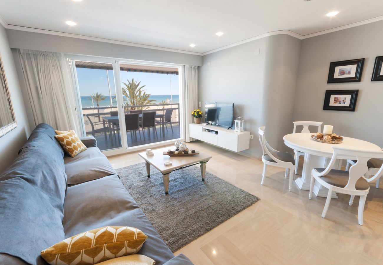 Apartamento en Playa de Gandía - Impresionante Apartamento reformado frontal al mar, WIFI FIBRA 150MBS, y A/C AG TURQUESA 2A Premium-ALQUILER SOLO FAMILIAS
