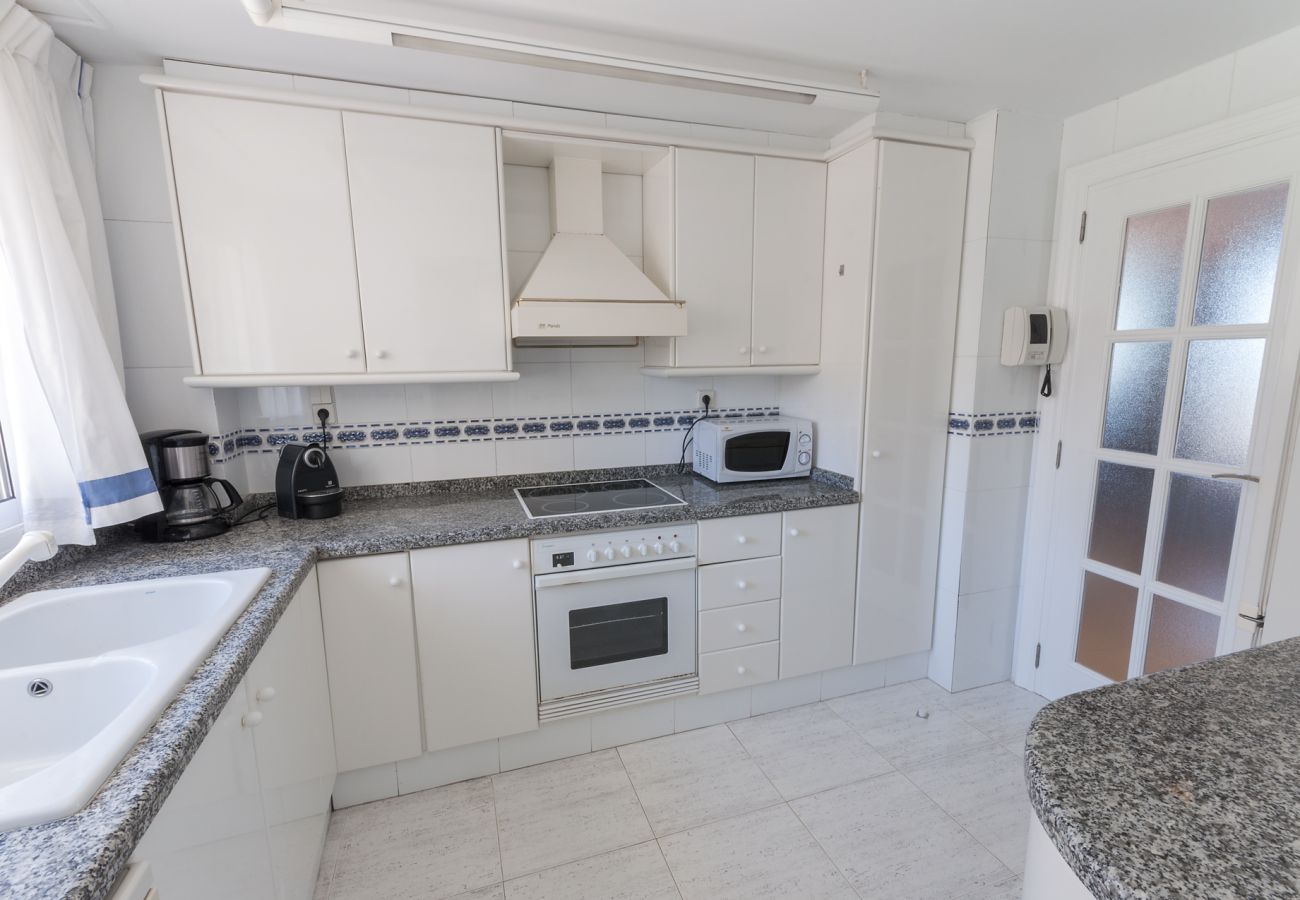 Apartamento en Playa de Gandía - Impresionante Apartamento reformado frontal al mar, WIFI FIBRA 150MBS, y A/C AG TURQUESA 2A Premium-ALQUILER SOLO FAMILIAS