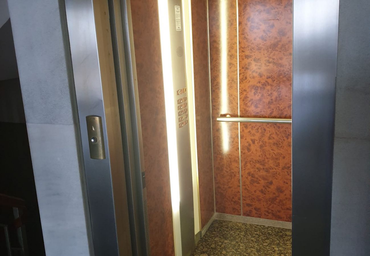 Apartamento en Playa de Gandía - Impresionante Apartamento reformado frontal al mar, WIFI FIBRA 150MBS, y A/C AG TURQUESA 2A Premium-ALQUILER SOLO FAMILIAS