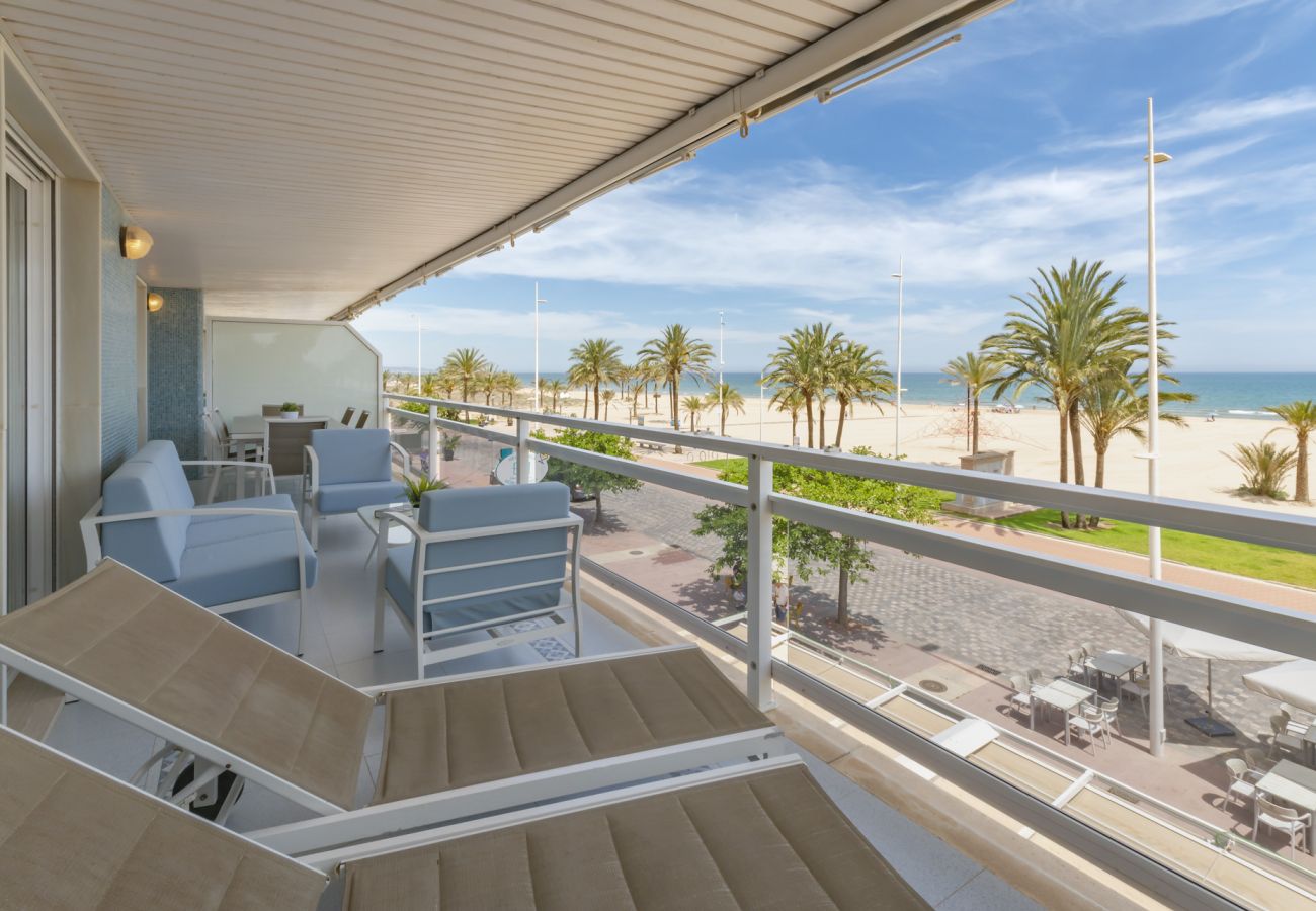 Apartamento en Playa de Gandía - Impresionante Apartamento reformado frontal al mar, WIFI FIBRA 150MBS, y A/C AG TURQUESA 2A Premium-ALQUILER SOLO FAMILIAS