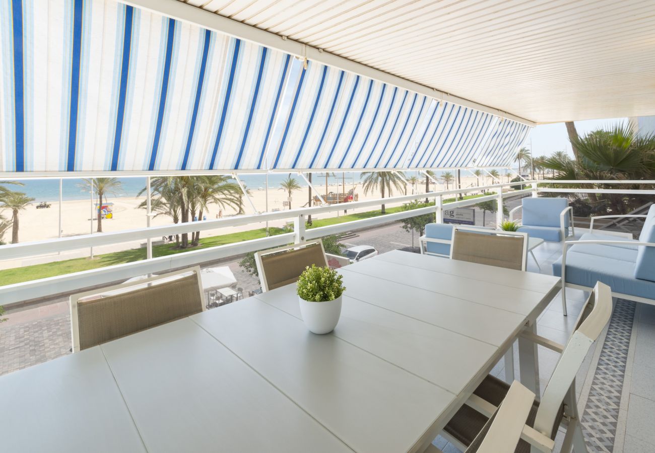 Apartamento en Playa de Gandía - Impresionante Apartamento reformado frontal al mar, WIFI FIBRA 150MBS, y A/C AG TURQUESA 2A Premium-ALQUILER SOLO FAMILIAS