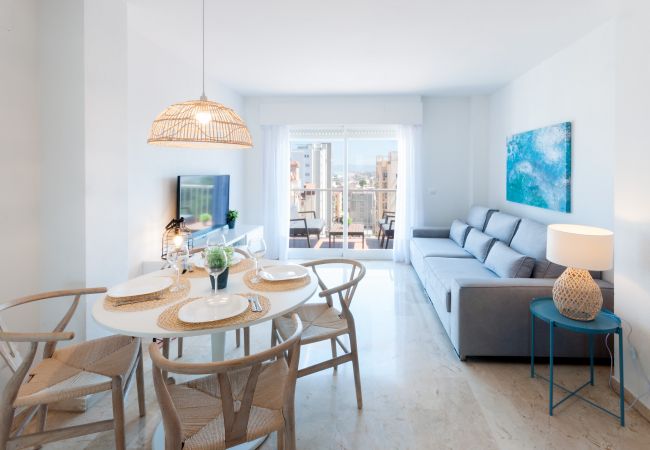 Apartamento en Playa de Gandía - Acogedor con estilo mediterráneo, a pocos metros de la playa. A/A y wifi gratis. Terraza con vistas al mar-ALQUILER SOLO FAMILIAS