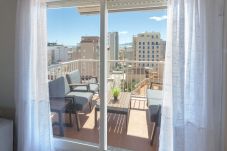 Apartamento en Playa de Gandía - Apartamento con encanto, a pocos metros de la playa. A/A y wifi gratis. Terraza con vistas al mar-ALQUILER SOLO FAMILIAS