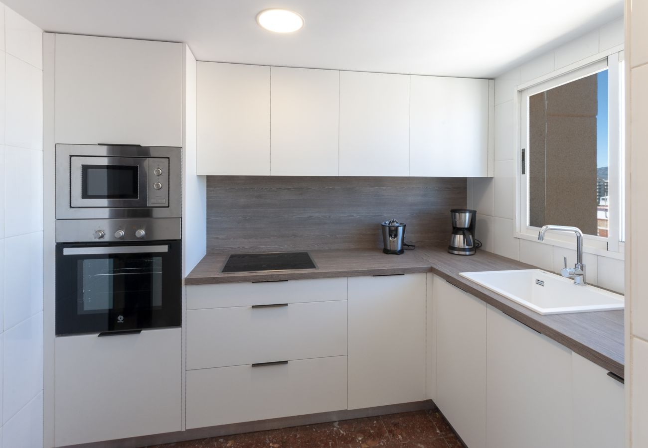 Apartamento en Playa de Gandía - Apartamento con encanto, a pocos metros de la playa. A/A y wifi gratis. Terraza con vistas al mar-ALQUILER SOLO FAMILIAS