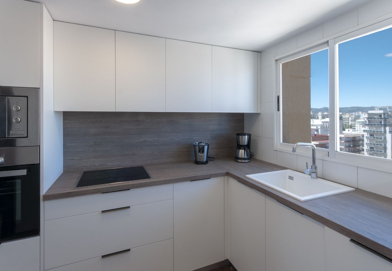 Apartamento en Playa de Gandía - Apartamento con encanto, a pocos metros de la playa. A/A y wifi gratis. Terraza con vistas al mar-ALQUILER SOLO FAMILIAS