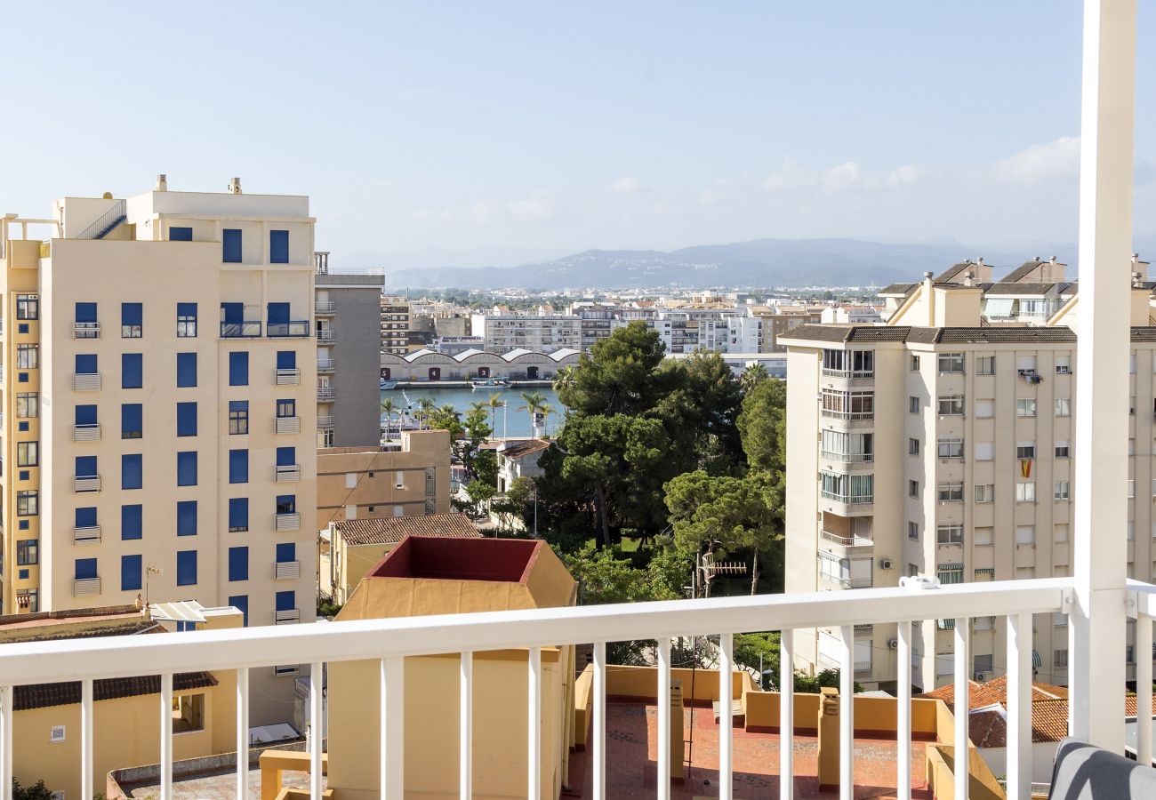 Apartamento en Playa de Gandía - Apartamento con encanto, a pocos metros de la playa. A/A y wifi gratis. Terraza con vistas al mar-ALQUILER SOLO FAMILIAS