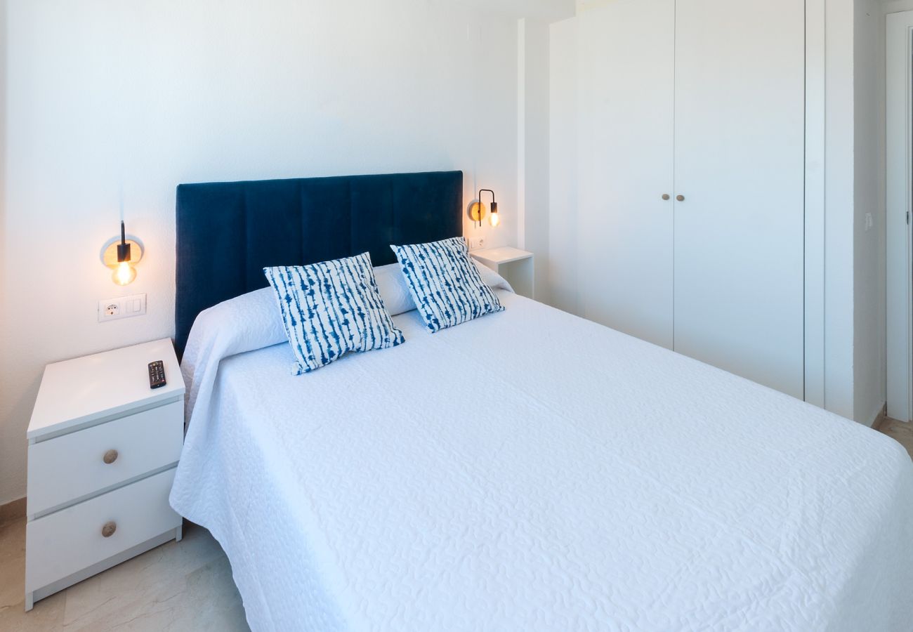 Apartamento en Playa de Gandía - Apartamento con encanto, a pocos metros de la playa. A/A y wifi gratis. Terraza con vistas al mar-ALQUILER SOLO FAMILIAS