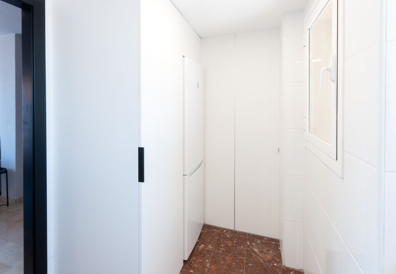 Apartamento en Playa de Gandía - Apartamento con encanto, muy cerca de la playa. A/A wifi. Con terraza-ALQUILER SOLO FAMILIAS