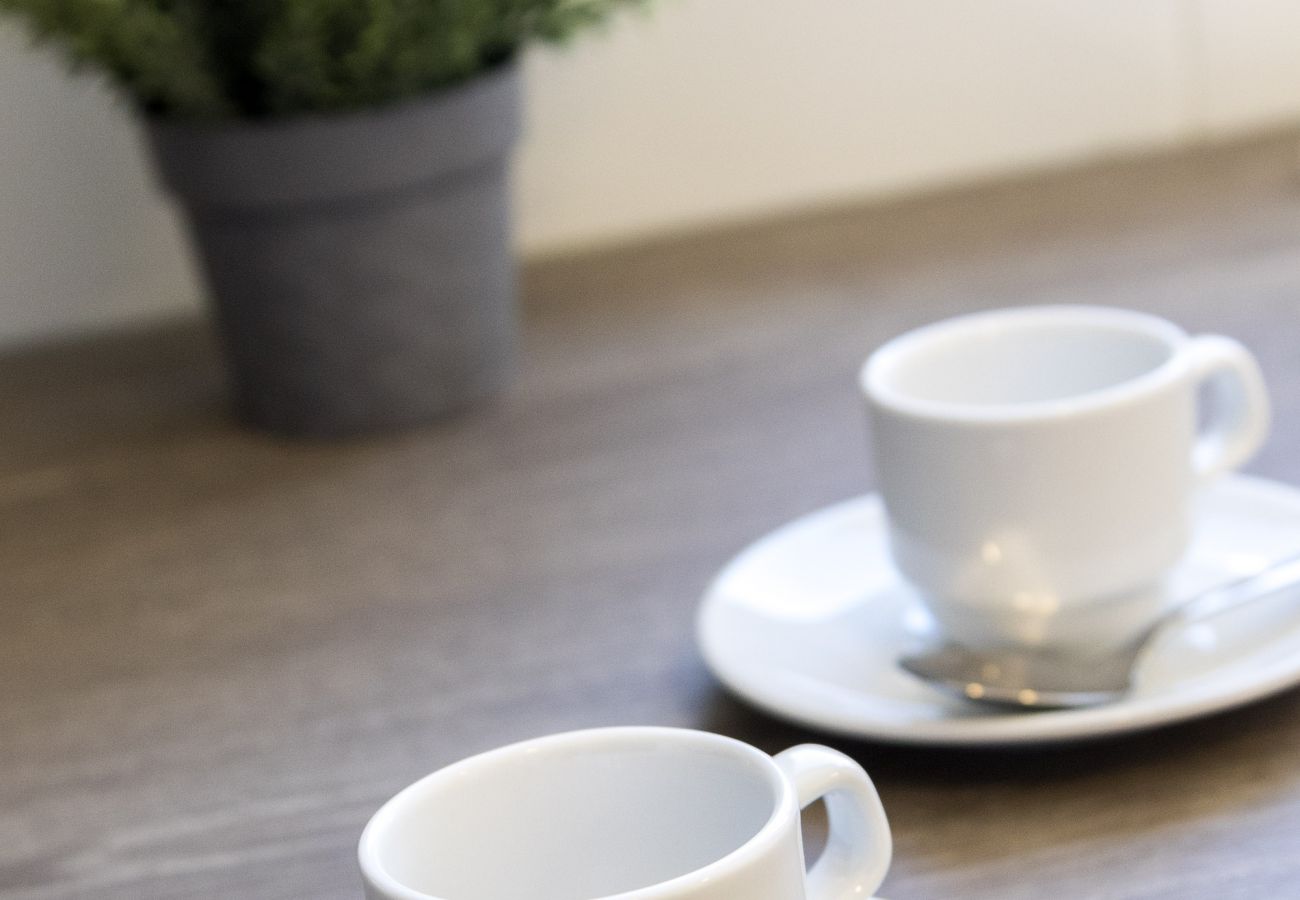 Apartamento en Playa de Gandía - Apartamento con encanto, muy cerca de la playa. A/A wifi. Con terraza-ALQUILER SOLO FAMILIAS