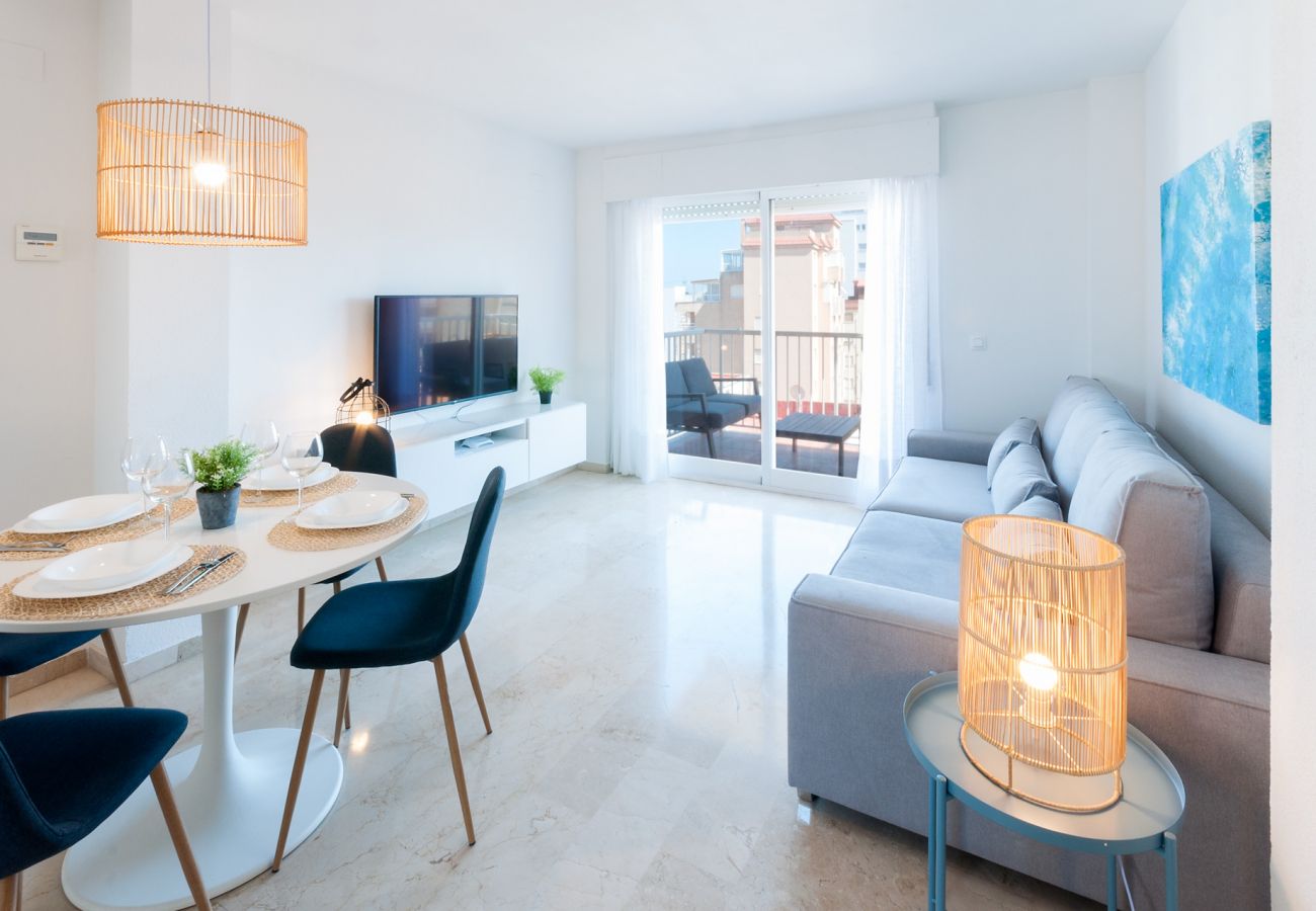 Apartamento en Playa de Gandía - Apartamento con encanto, muy cerca de la playa. A/A wifi. Con terraza-ALQUILER SOLO FAMILIAS