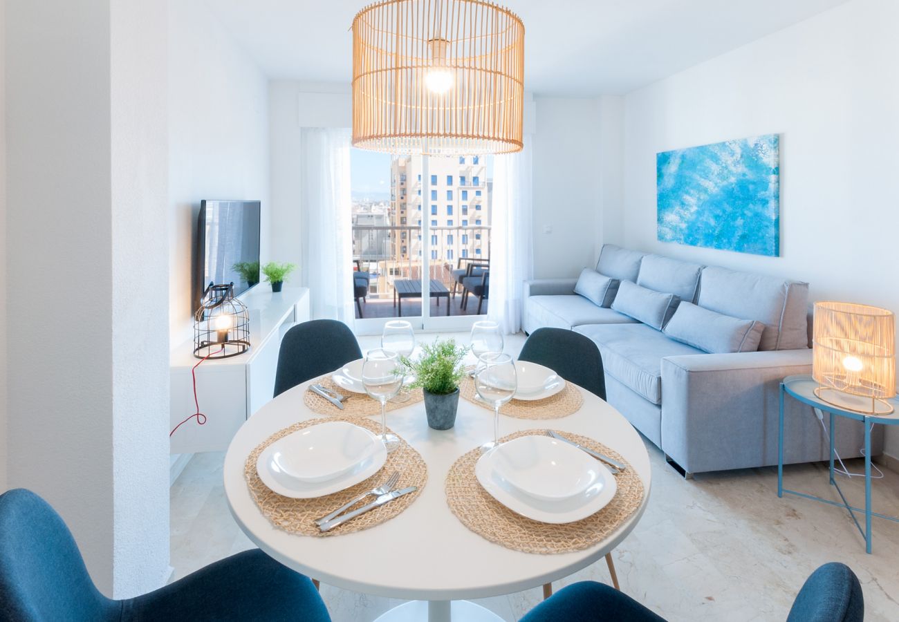 Apartamento en Playa de Gandía - Apartamento con encanto, muy cerca de la playa. A/A wifi. Con terraza-ALQUILER SOLO FAMILIAS