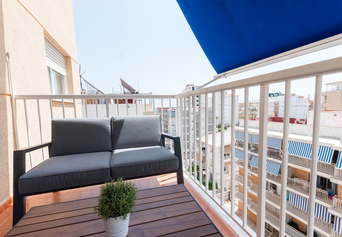 Apartamento en Playa de Gandía - Acogedor con estilo mediterráneo, a pocos metros de la playa. A/A y wifi gratis. Terraza con vistas al mar-ALQUILER SOLO FAMILIAS