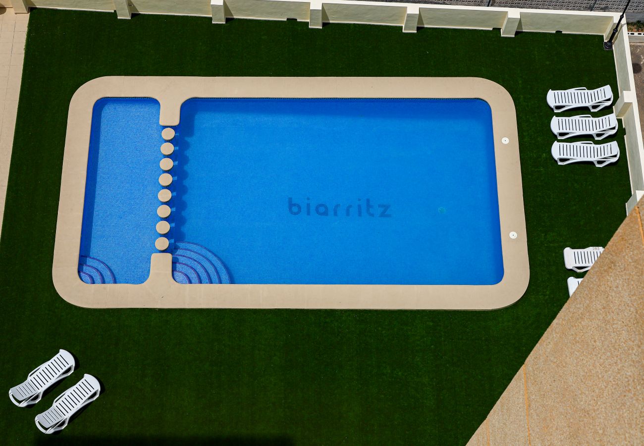 Apartamento en Playa de Gandía - Acogedor con estilo mediterráneo, a pocos metros de la playa. A/A y wifi gratis. Terraza con vistas al mar-ALQUILER SOLO FAMILIAS