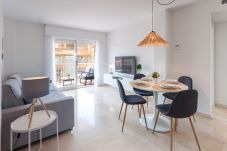 Apartamento en Playa de Gandía - Acogedor con estilo mediterráneo, a pocos metros de la playa. A/A y wifi gratis. Terraza con vistas al mar-ALQUILER SOLO FAMILIAS