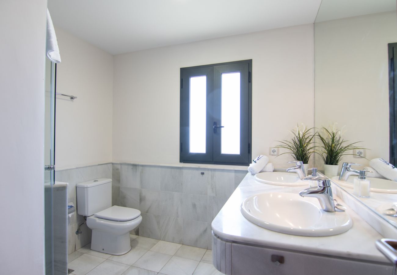 Villa en San Bartolomé de Tirajana - HomeForGuest Salobre Golf Villa, piscina, wifi, vistas impresionantes