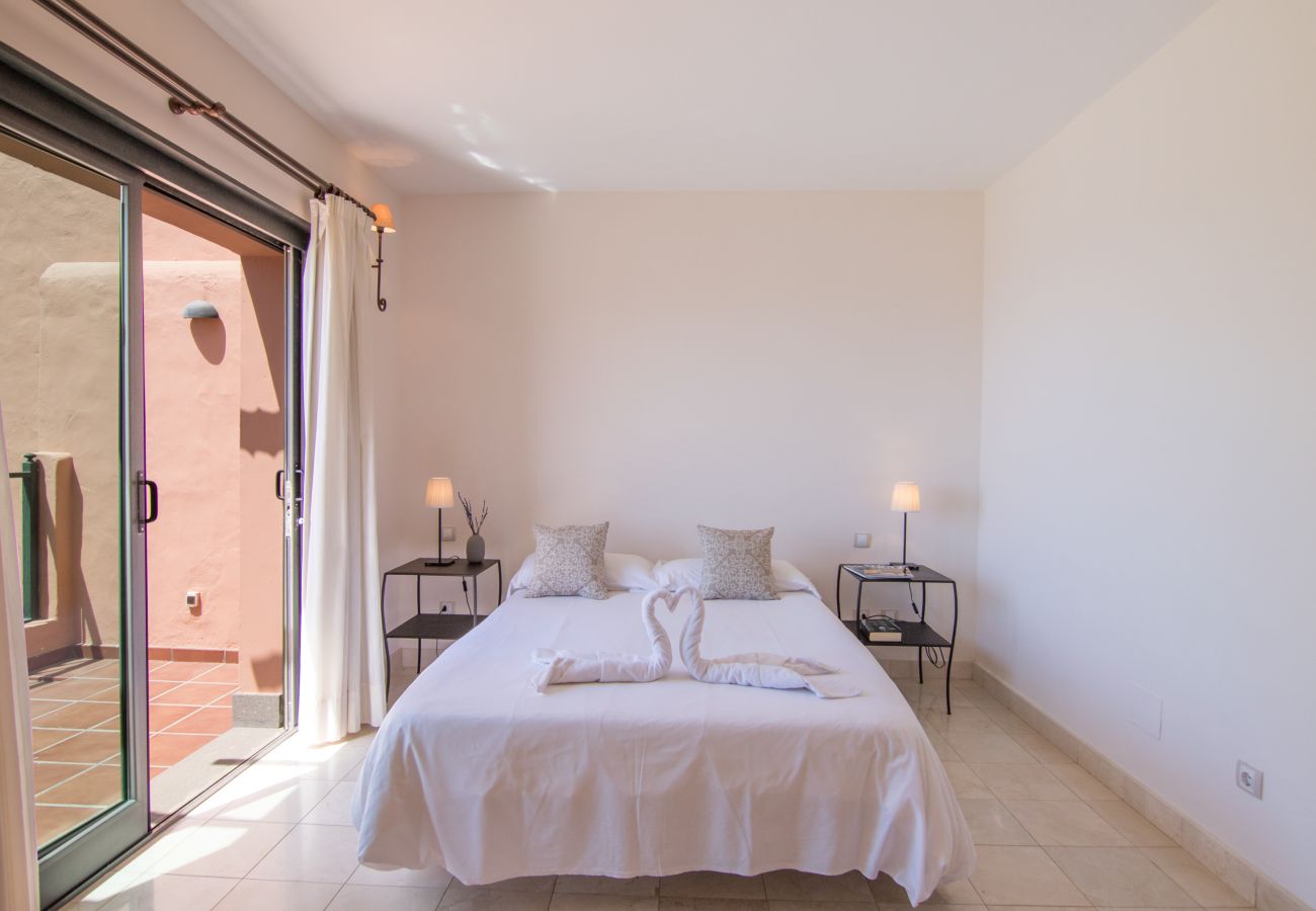 Villa en San Bartolomé de Tirajana - HomeForGuest Salobre Golf Villa, piscina, wifi, vistas impresionantes