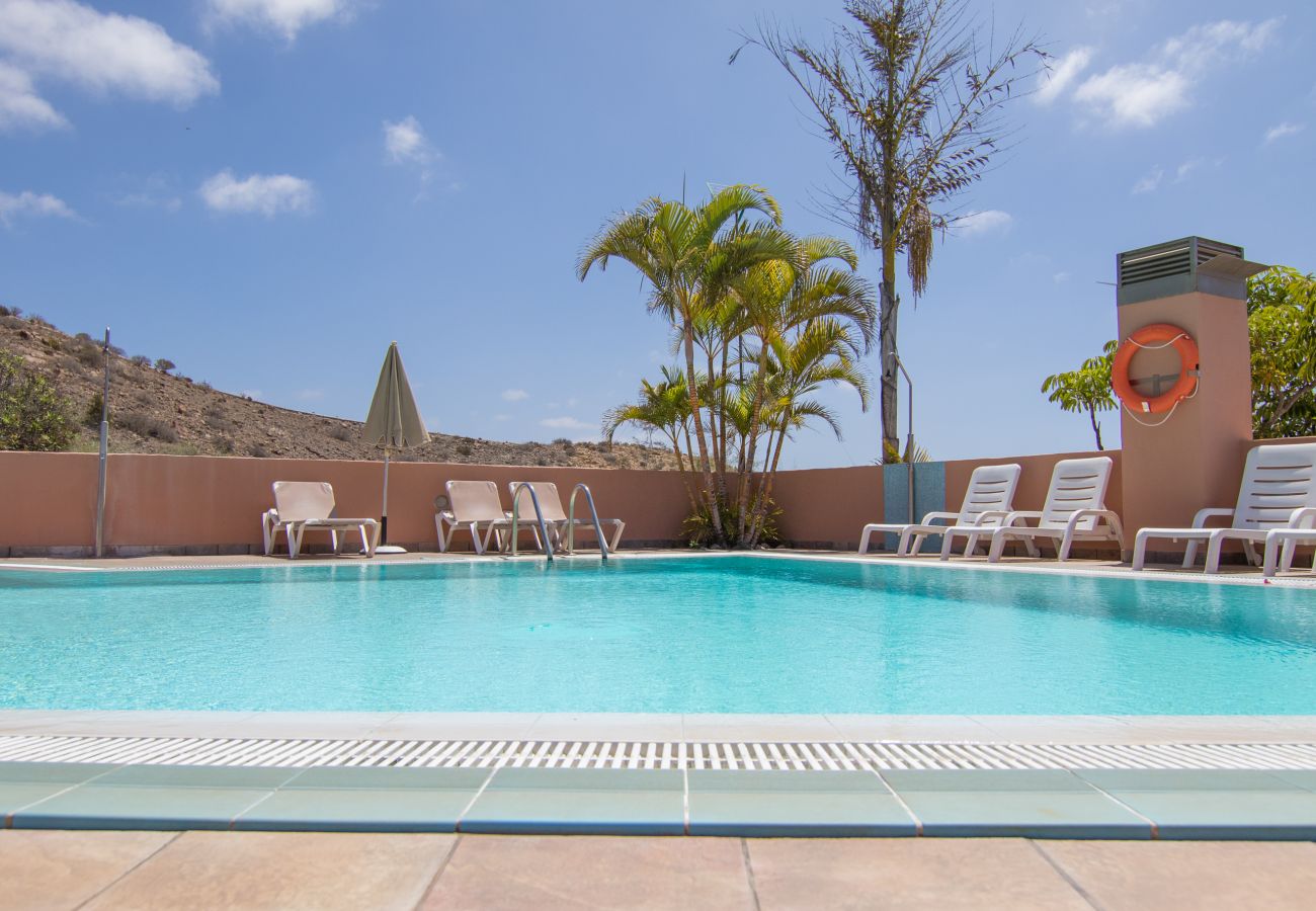 Villa en San Bartolomé de Tirajana - HomeForGuest Salobre Golf Villa, piscina, wifi, vistas impresionantes