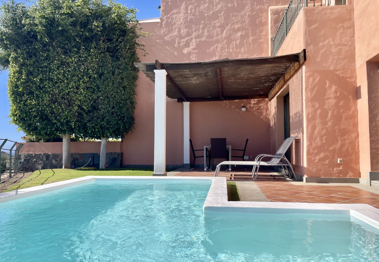 Villa en San Bartolomé de Tirajana - HomeForGuest Salobre Golf Villa, piscina, wifi, vistas impresionantes