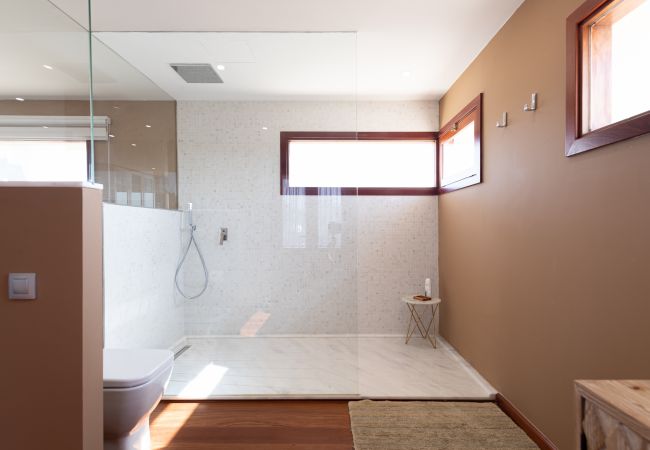 Villa en Antigua - Fuerteventura - HomeForGuest Casa Atlanntes: piscina climatizada, jardín de 4000m² - HomeForGuest  Villa en Antigua - Fuerteventura - HomeForGuest Casa Atlanntes: piscina climatizada, jardín de 4000m² - HomeForGuest