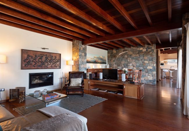 Villa en Antigua - Fuerteventura - HomeForGuest Casa Atlanntes: piscina climatizada, jardín de 4000m² - HomeForGuest  Villa en Antigua - Fuerteventura - HomeForGuest Casa Atlanntes: piscina climatizada, jardín de 4000m² - HomeForGuest