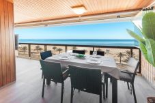 Apartamento en Playa de Gandía - Apartamento lujo a pie de playa, A/A, domótica, Wifi-ALQUILER SOLO FAMILIAS