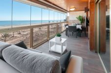 Apartamento en Playa de Gandía - Apartamento lujo a pie de playa, A/A, domótica, Wifi-ALQUILER SOLO FAMILIAS