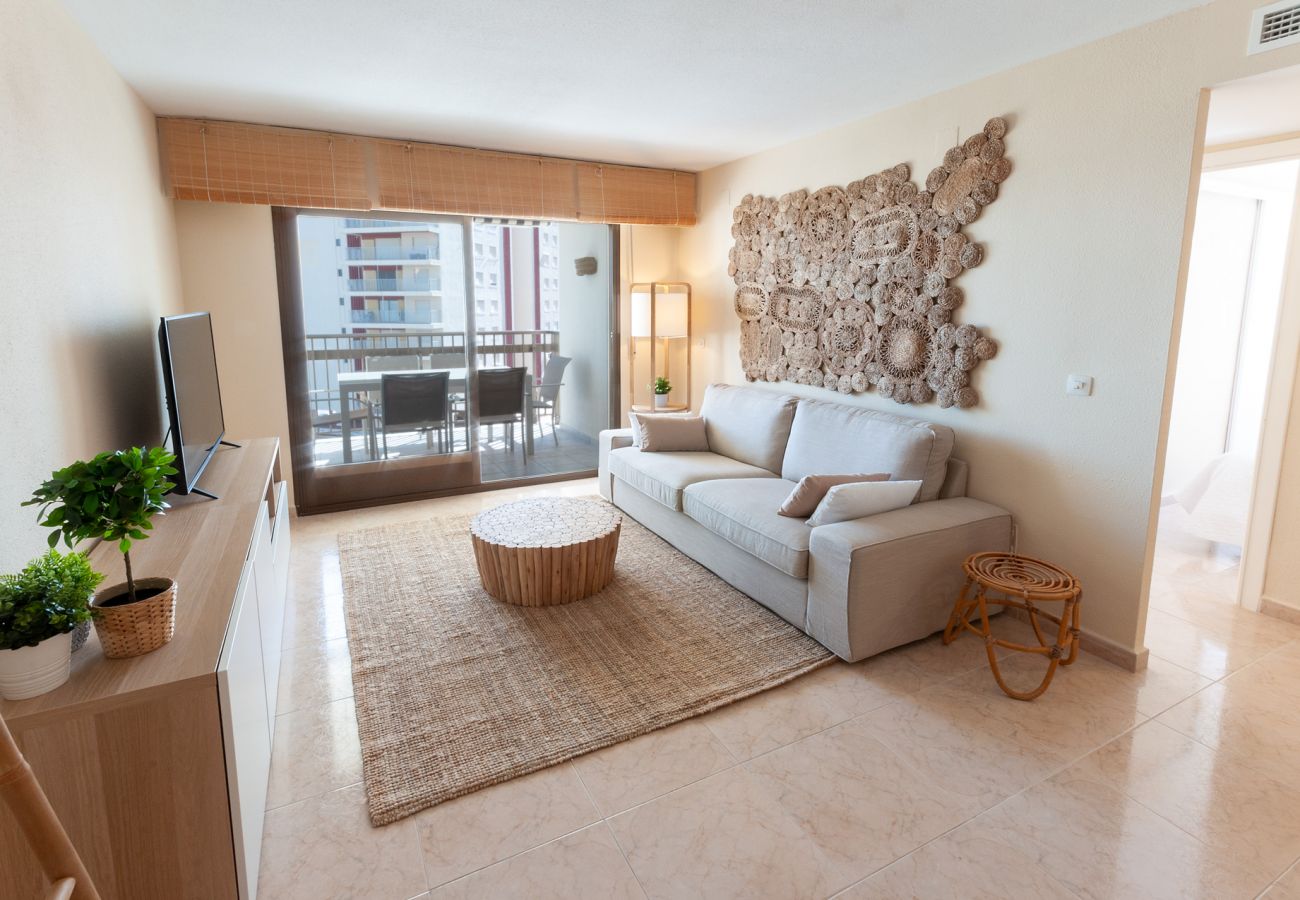 Apartamento en Playa de Gandía - Reformado con estilo mediterráneo, con A/A, wifi, Primera linea, terraza con vistas-ALQUILER SOLO FAMILIAS