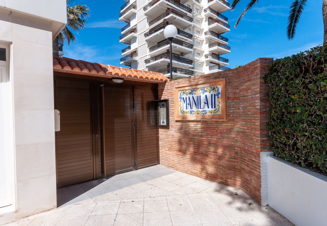 Apartamento en Playa de Gandía - Reformado con estilo mediterráneo, con A/A, wifi, Primera linea, terraza con vistas-ALQUILER SOLO FAMILIAS