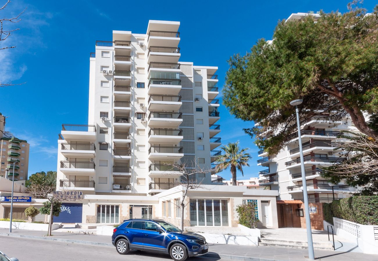 Apartamento en Playa de Gandía - Reformado con estilo mediterráneo, con A/A, wifi, Primera linea, terraza con vistas-ALQUILER SOLO FAMILIAS