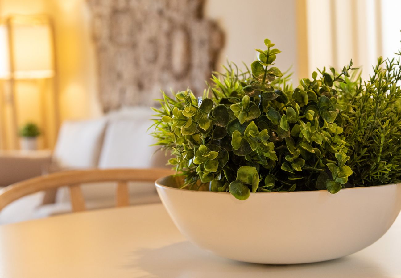 Apartamento en Playa de Gandía - Reformado con estilo mediterráneo, con A/A, wifi, Primera linea, terraza con vistas-ALQUILER SOLO FAMILIAS