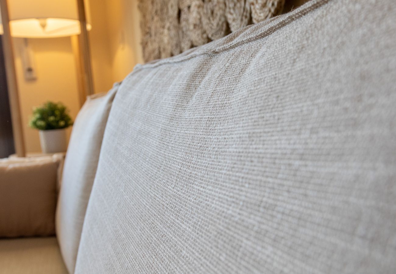 Apartamento en Playa de Gandía - Reformado con estilo mediterráneo, con A/A, wifi, Primera linea, terraza con vistas-ALQUILER SOLO FAMILIAS