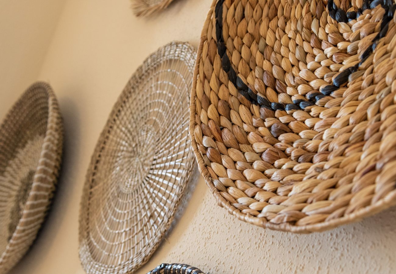 Apartamento en Playa de Gandía - Reformado con estilo mediterráneo, con A/A, wifi, Primera linea, terraza con vistas-ALQUILER SOLO FAMILIAS