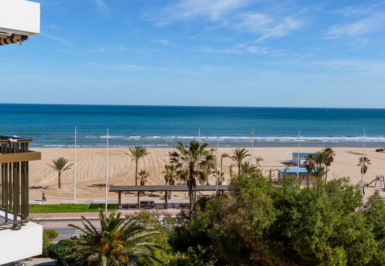 Apartamento en Playa de Gandía - Reformado con estilo mediterráneo, con A/A, wifi, Primera linea, terraza con vistas-ALQUILER SOLO FAMILIAS