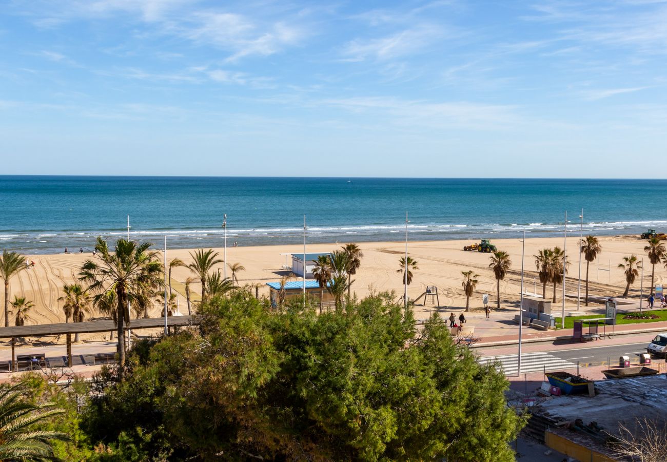 Apartamento en Playa de Gandía - Reformado con estilo mediterráneo, con A/A, wifi, Primera linea, terraza con vistas-ALQUILER SOLO FAMILIAS