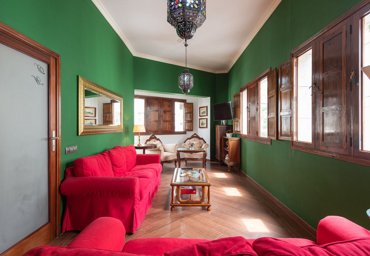 Apartamento en Arucas - HomeForGuest NUEVO Dúplex con Azotea junto a la Catedral de Arucas